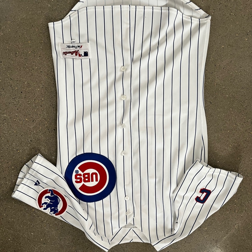 This is a Chicago Cubs Sammy Sosa Jersey